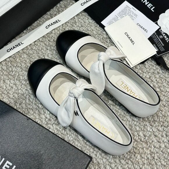 Chanel leather ballet flats with closed toes 39 - Picture 1 of 6